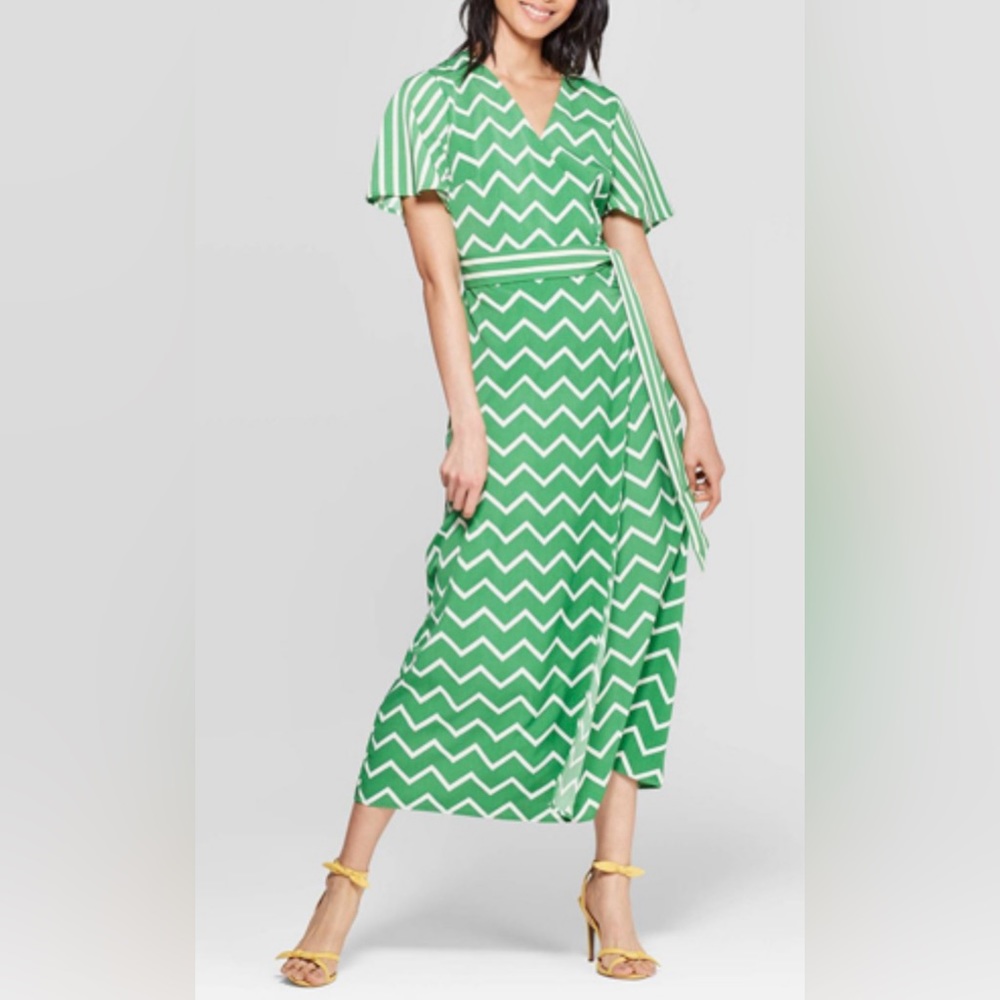 NWT Who What Wear Short Sleeve V-Neck Wrap Dress with Belt